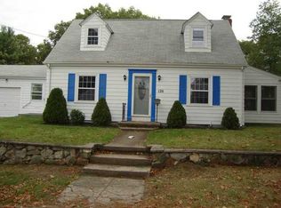 120 Wingate Ave, Warwick, RI 02888