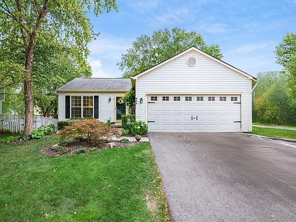 3rd image of 833 Buehler Dr
