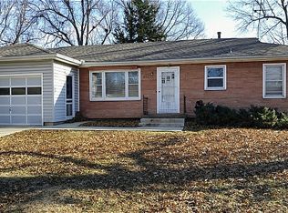 806 S Sunset Dr, Olathe, KS 66061