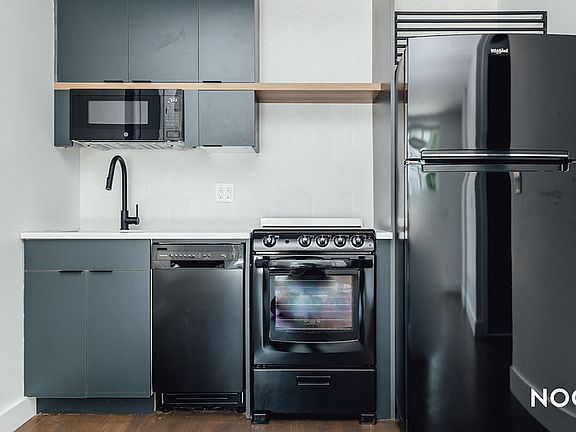 3rd image of 119 Clifton Pl APT 1A