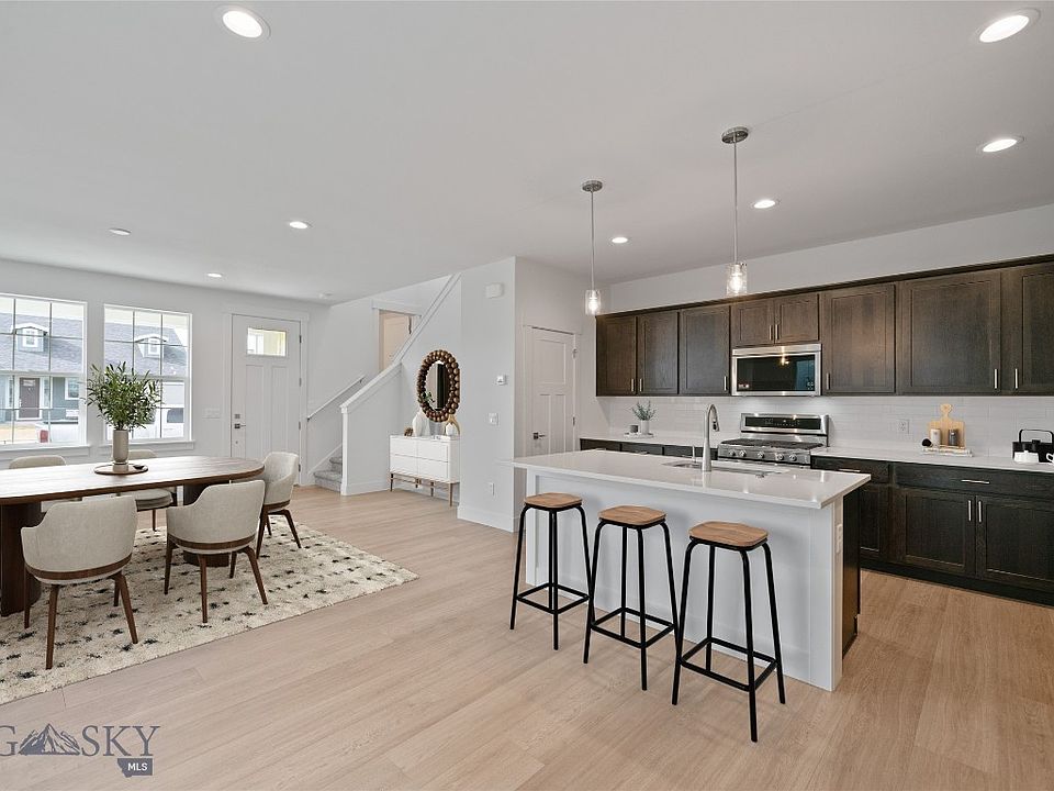 1st image of 1521 Cyril Way
