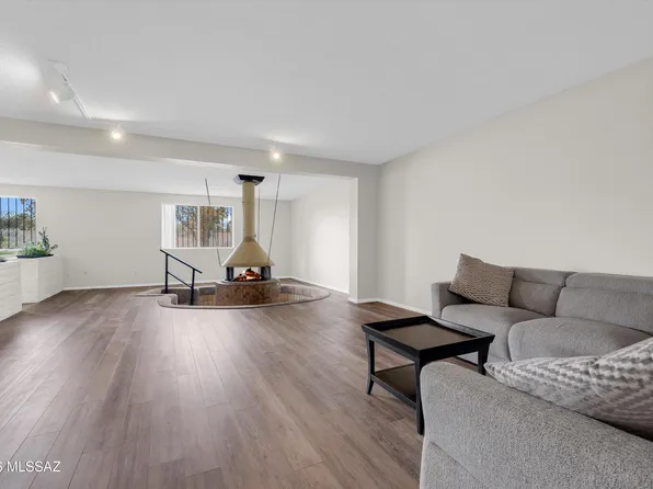 9343 E 6th St, Tucson, AZ 85710