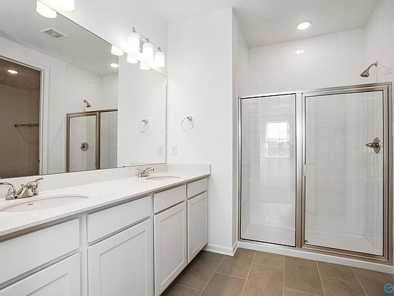 3rd image of 139 Jude Ln