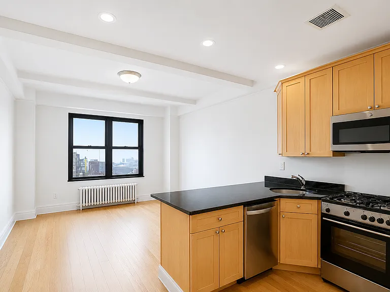 166 2nd Ave #14K — Photo 3