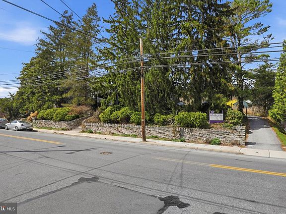 3rd image of 144 W Main St