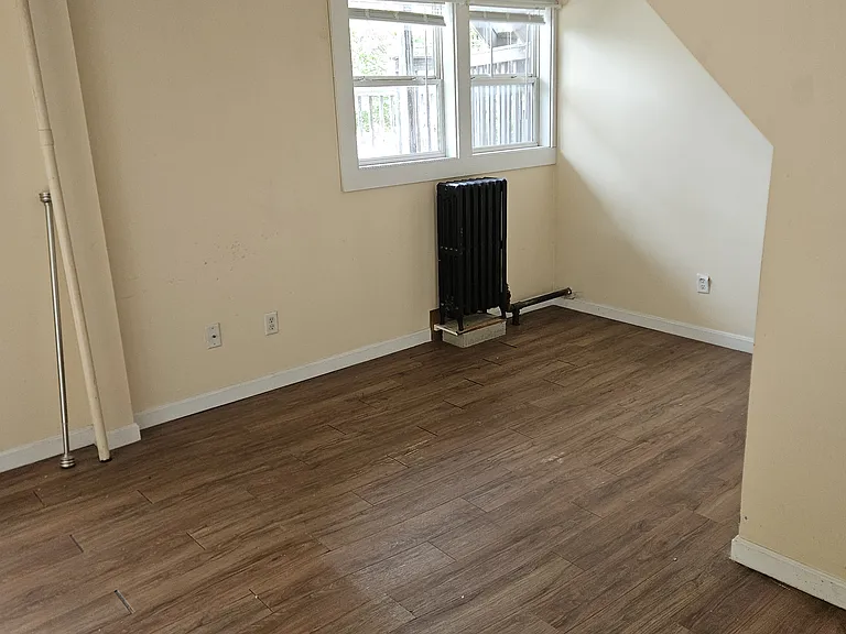 23 Drew St #3 — Photo 6