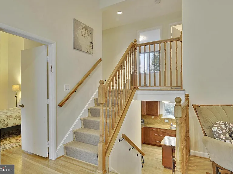 717 Hillsboro Dr — Photo 18