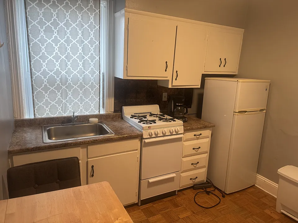 160-162 Transit St #162-1R