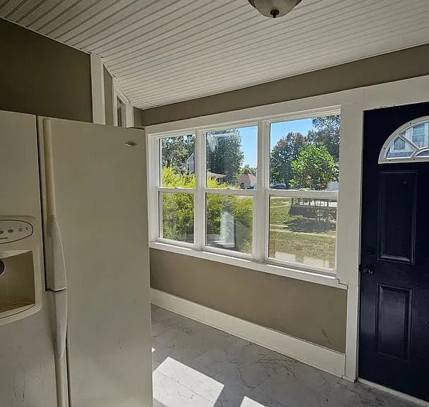 415 N Maple Ave — Photo 8