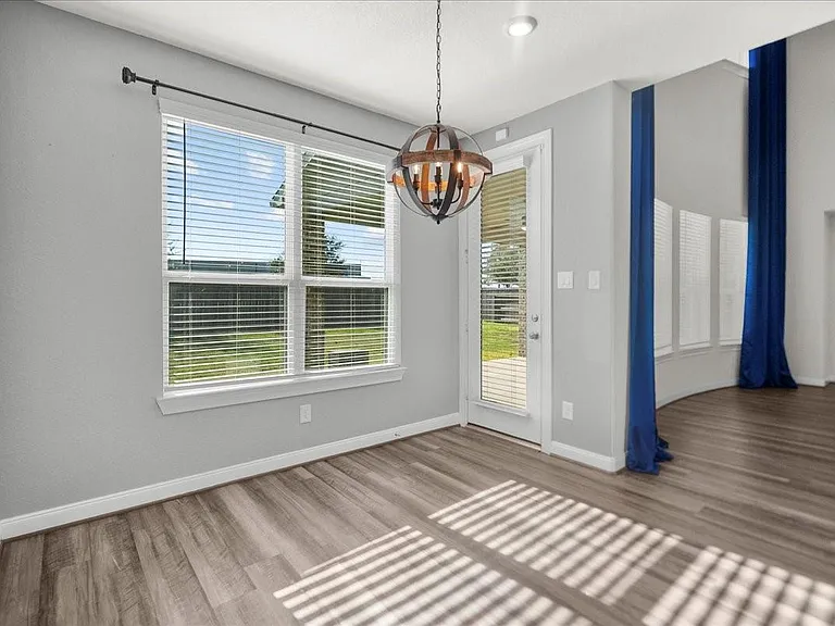 13814 Russell Ct — Photo 19
