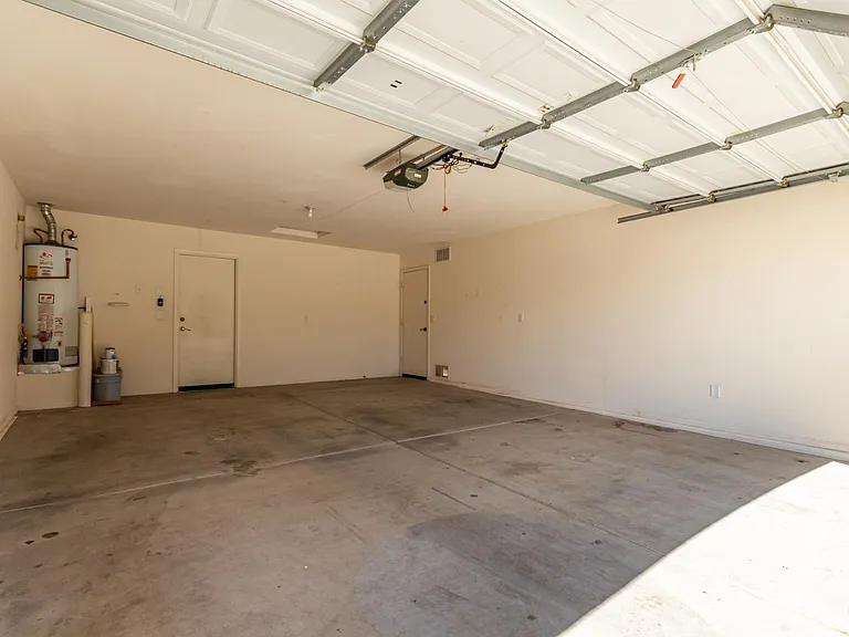 1238 W Dana Dr — Photo 38