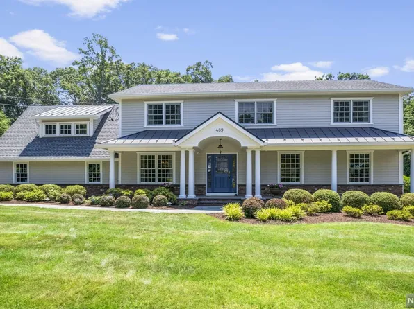 489 Ivy Ln, Wyckoff, NJ 07481