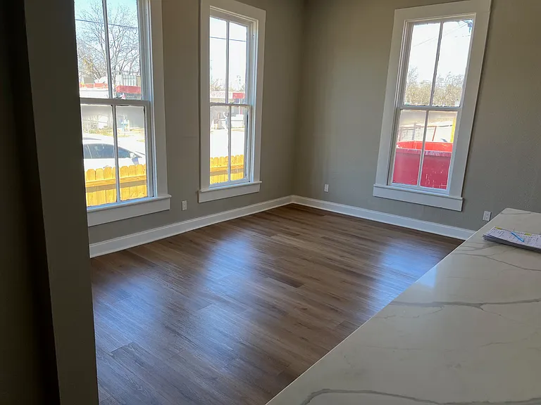 722 S Pine St — Photo 4