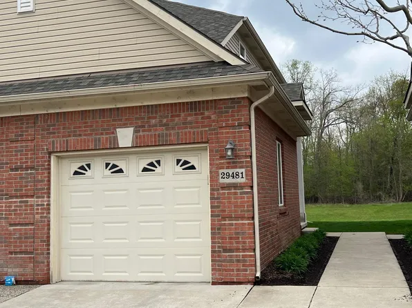 29481 Woodpark Cir, Warren, MI 48092