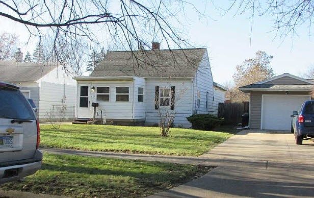 2nd image of 2521 Blackmore St