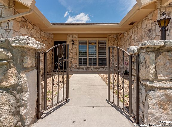 3rd image of 5610 Sunny Brook Dr