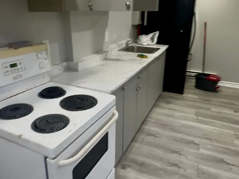 40 Gladstone Sq #BSMNT — Photo 2