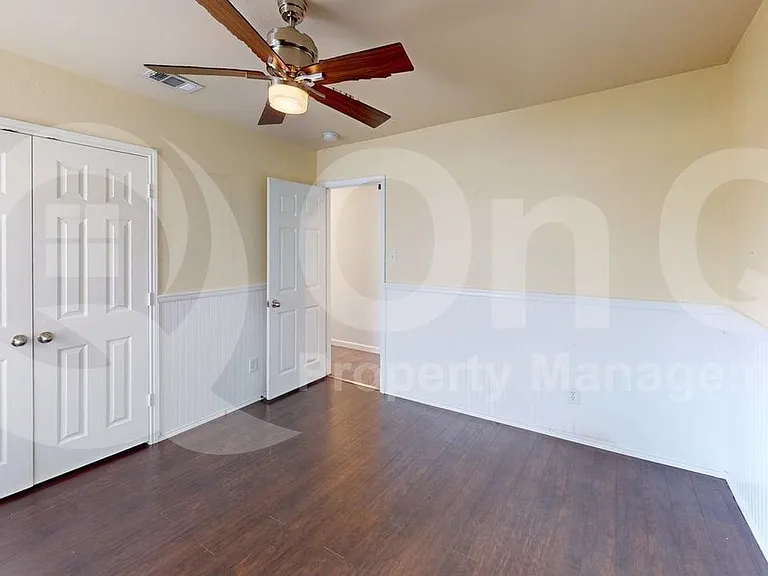 476 Eisenhower Ln — Photo 12