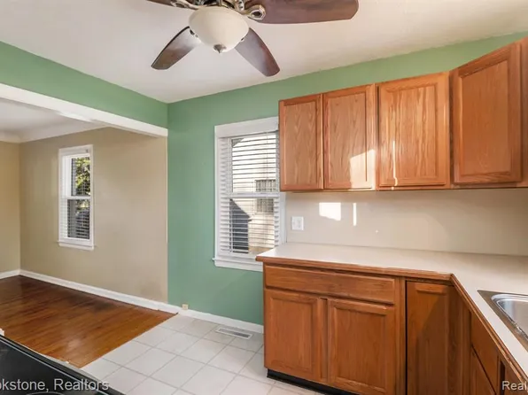 1816 Dallas Ave, Royal Oak, MI 48067