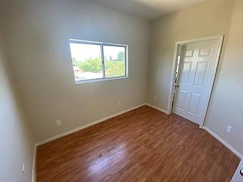 3rd image of 7020 Lennox Ave APT 7