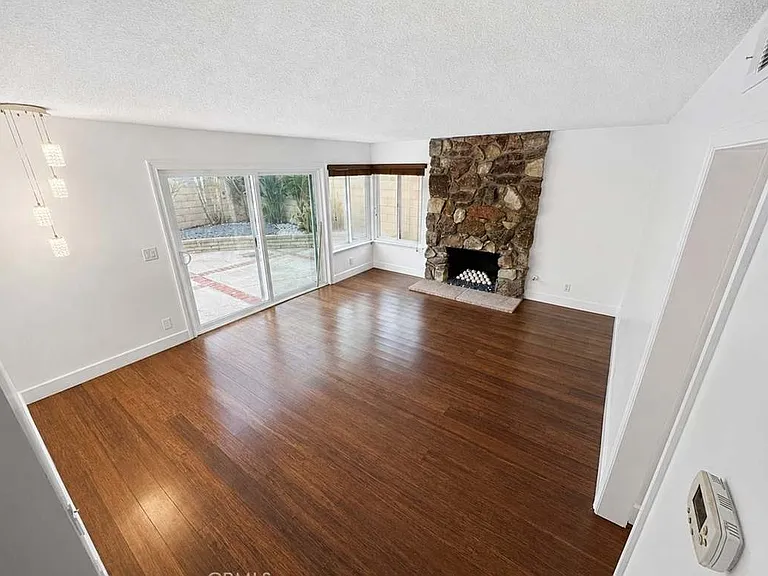 14222 Enfield Cir — Photo 29