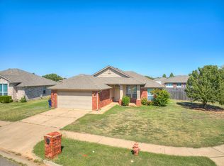 2401 NW 162nd St, Edmond, OK 73013
