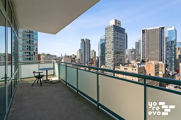 Sold by Yoreevo, LLC | media 8