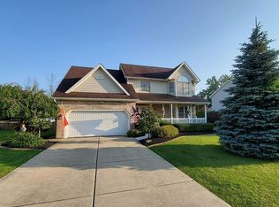 2632 Kusum Ct, Niagara Falls, NY 14304