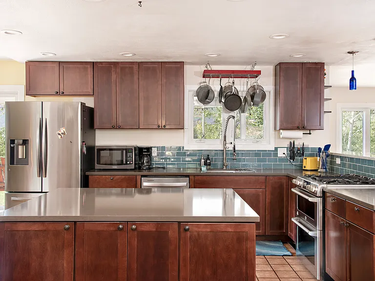 1401 Donegan Rd — Photo 12