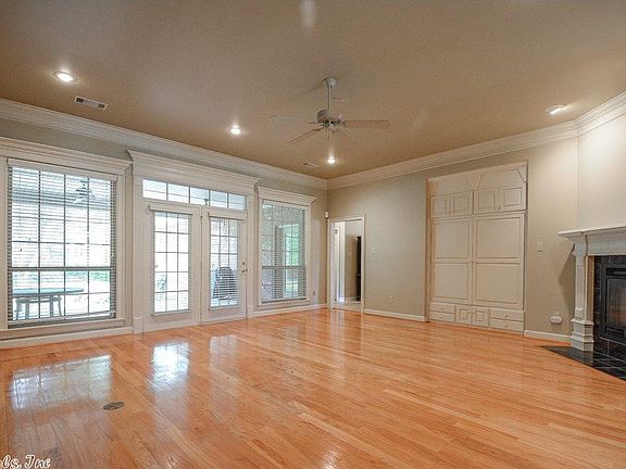 5th image of 3721 Christy Ln
