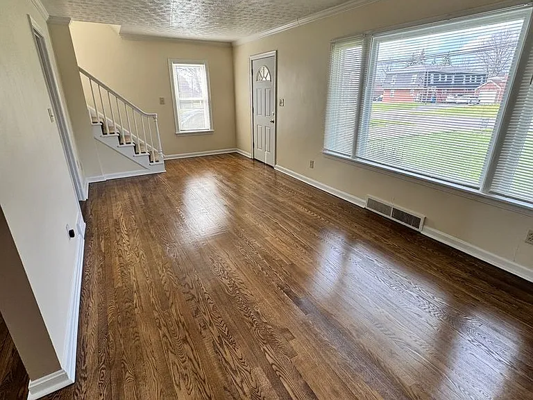 625 Churchill Rd — Photo 8