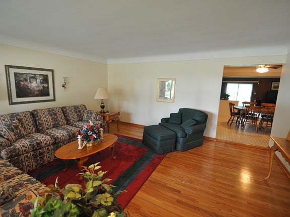 4th image of 31710 Wellston Dr
