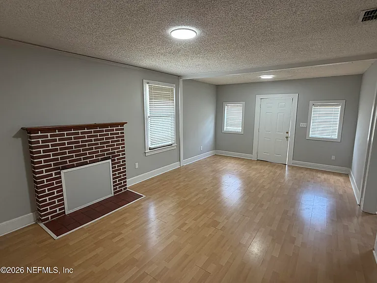 5324 Fremont St — Photo 3