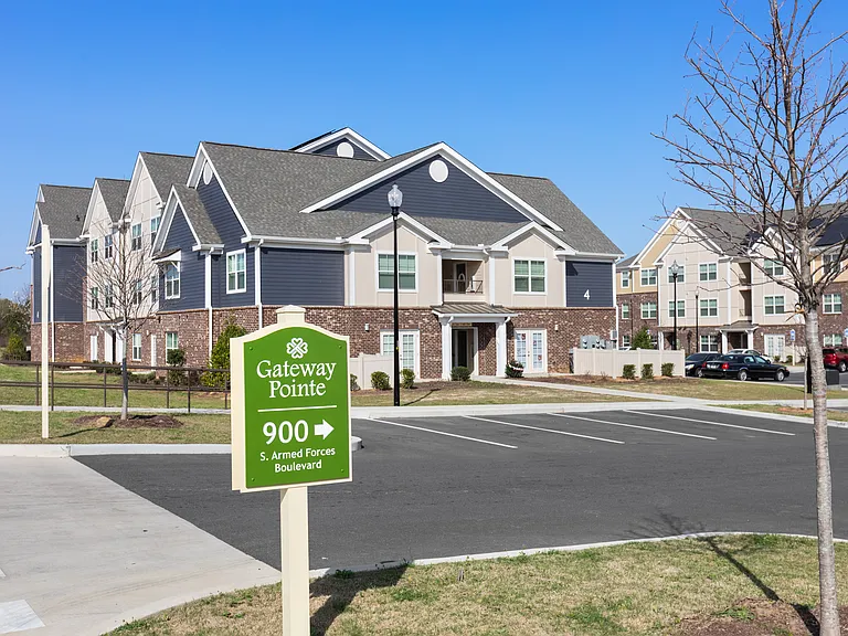 Gateway Pointe — Photo 23