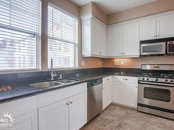 5th image of 790 Harbor Cliff Way Unit 189