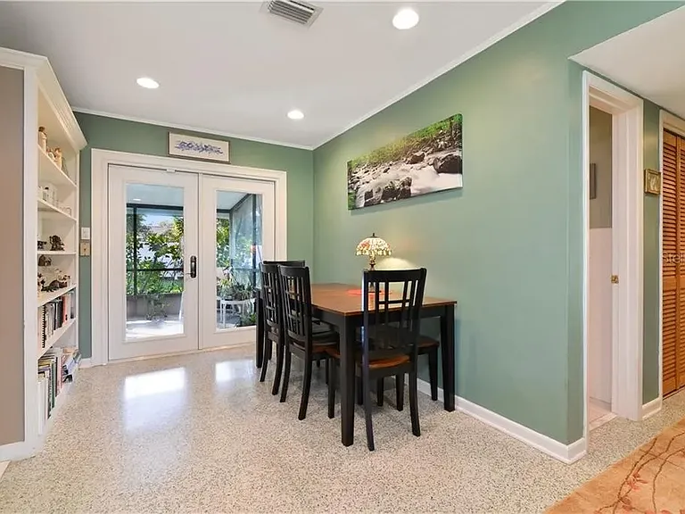 618 Burke St — Photo 20