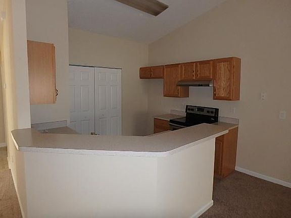 4th image of 35 Eton Ln