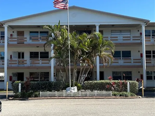 6015 19th St N APT 202, Saint Petersburg, FL 33714