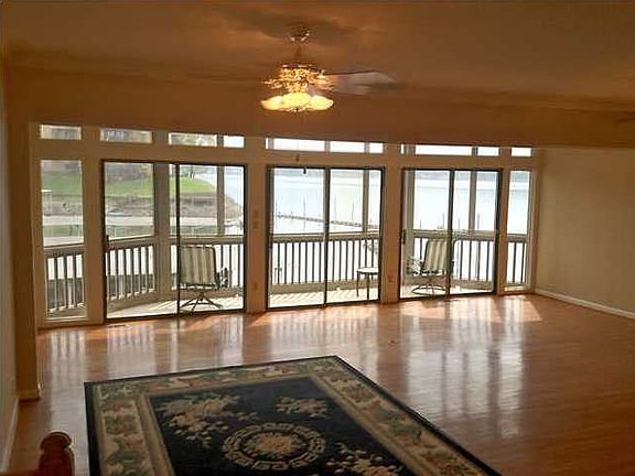 3rd image of 4319 Lakeshore Ln