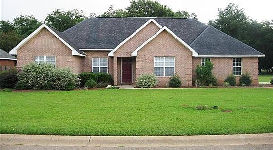 1st image of 406 Twelve Oaks Dr