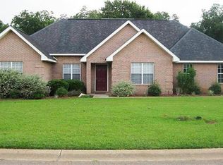 406 Twelve Oaks Dr, Warner Robins, GA 31088