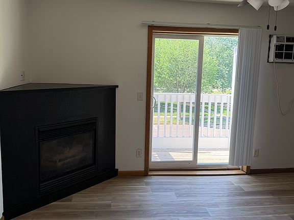 4th image of 1519 1/2 Wilson St #B