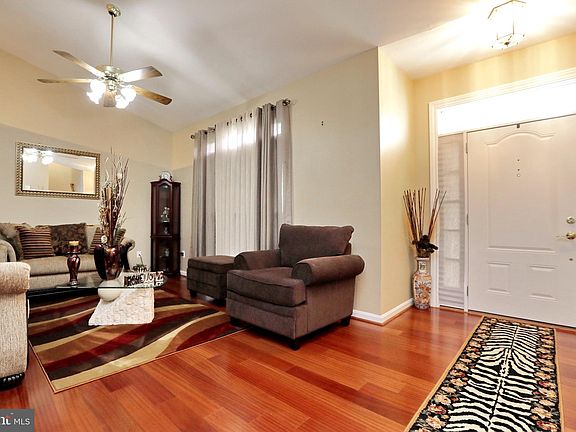 4th image of 5057 Dorchester Cir