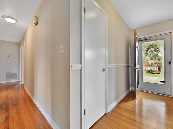 4th image of 1544 Dalewood Dr