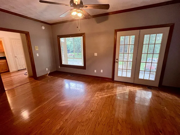 1302 Honeywood Pl — Photo 13