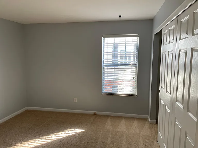 1210 Creve Coeur Crossing Ln #H — Photo 18