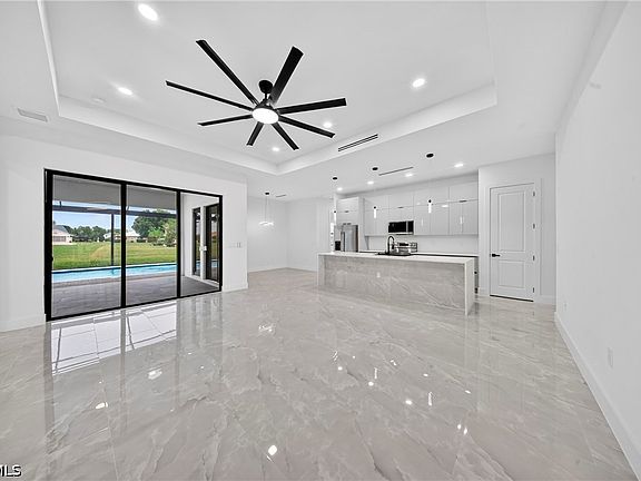2nd image of 1335 Razorbill Ln