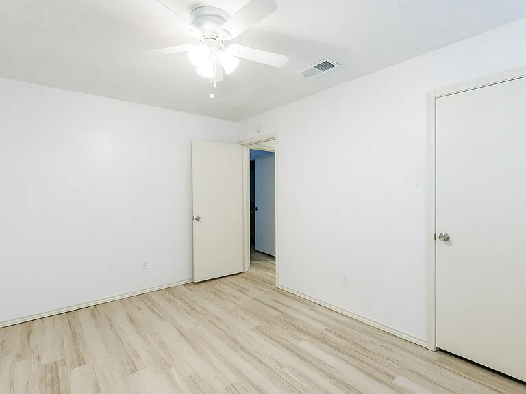 4407 75th Dr #B — Photo 15