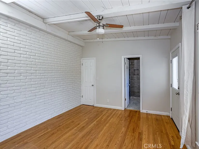 15744 Hart St — Photo 17