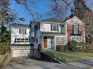 21 Glen Dr, Providence, RI 02906